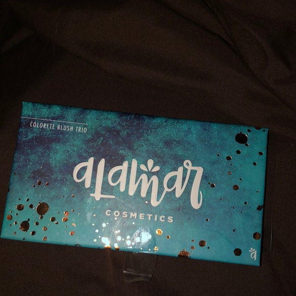 Alamar cosmetics blush palette - Picture 2 of 3